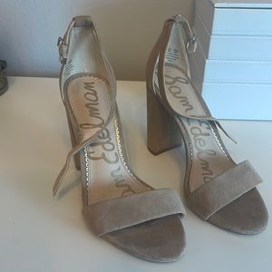 7M - Yaro Heel by Sam Edelman - Nude Suede